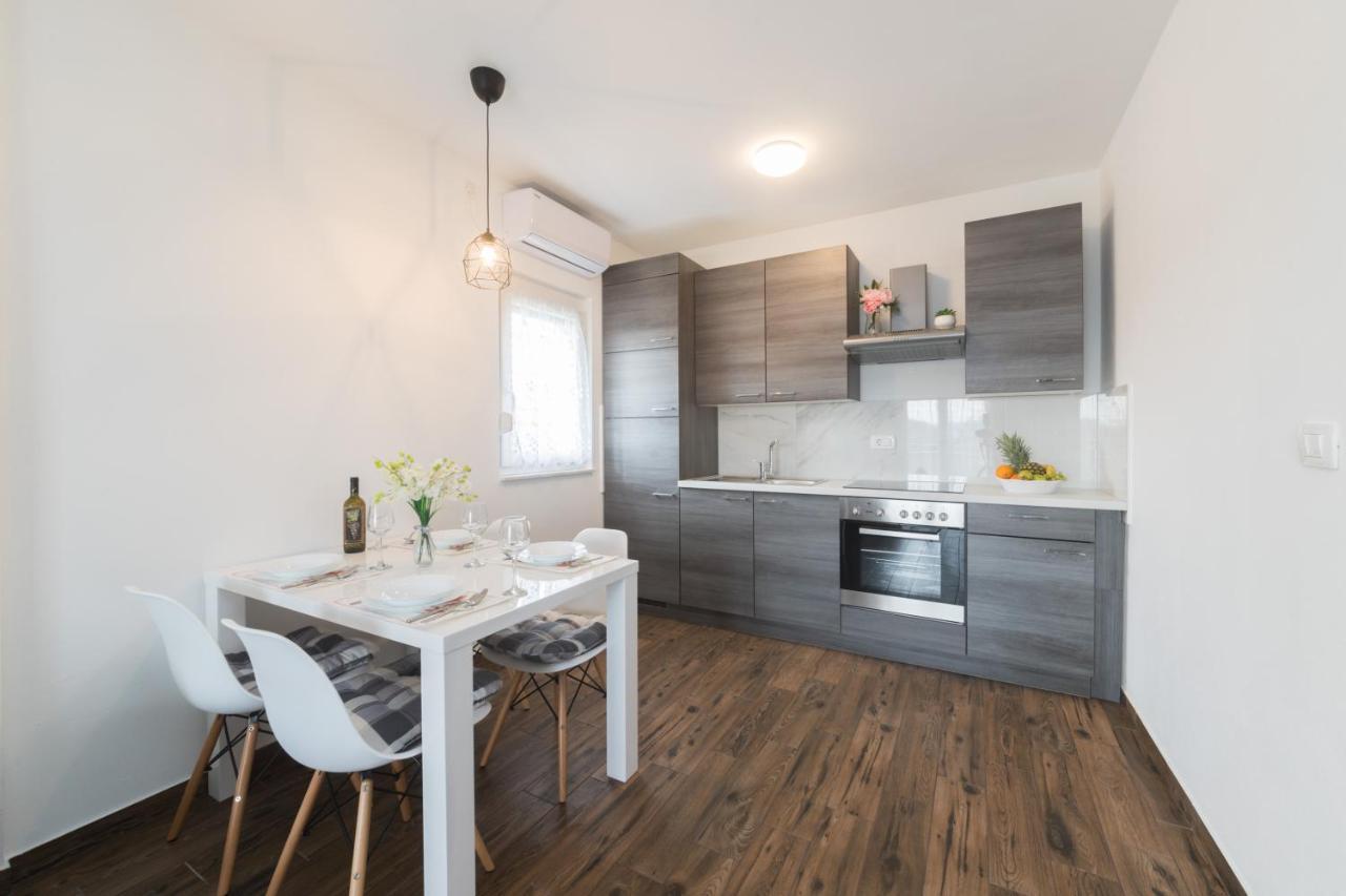 Agava Apartment อูกล์ยัน ภายนอก รูปภาพ